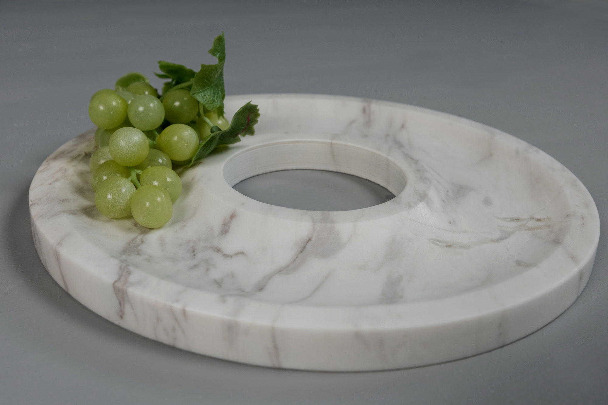 Μαρμάρινη Πιατέλα Λευκή σε χρήση